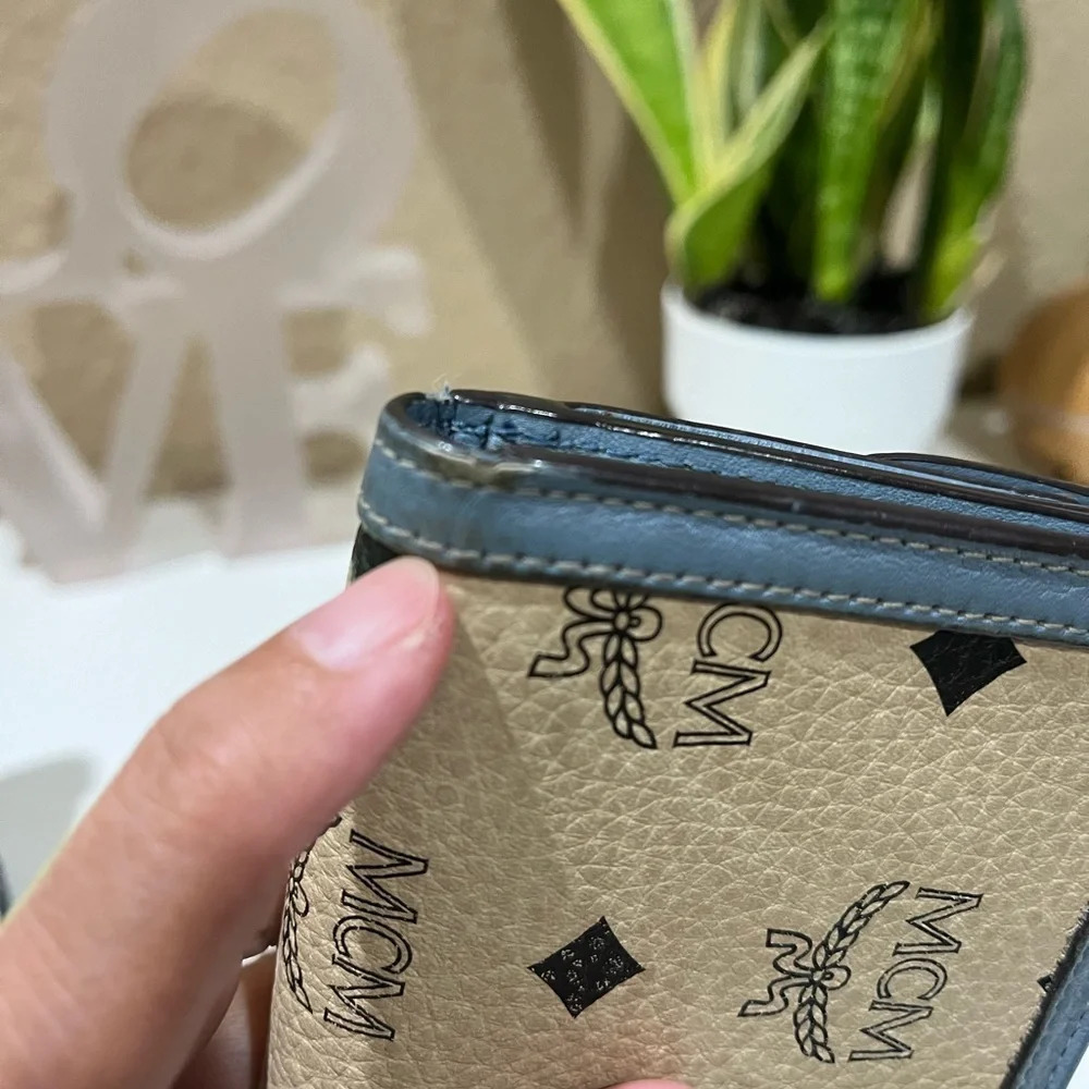 MCM Long Bifold Wallet - Picture 5 of 16